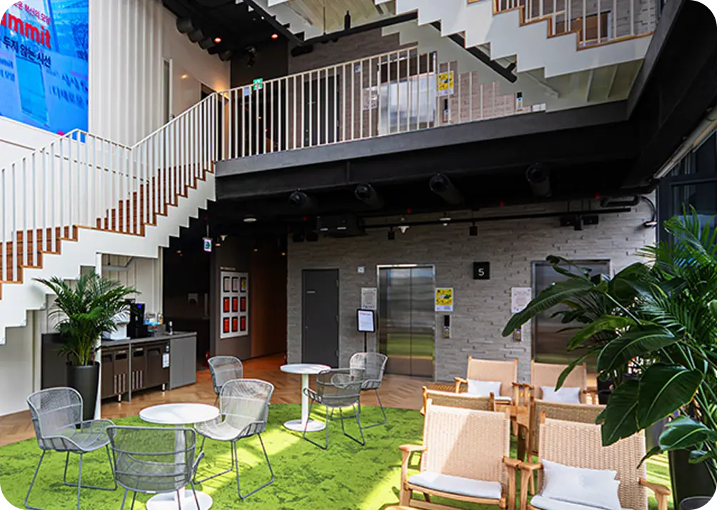 네버디자이닝 라운지